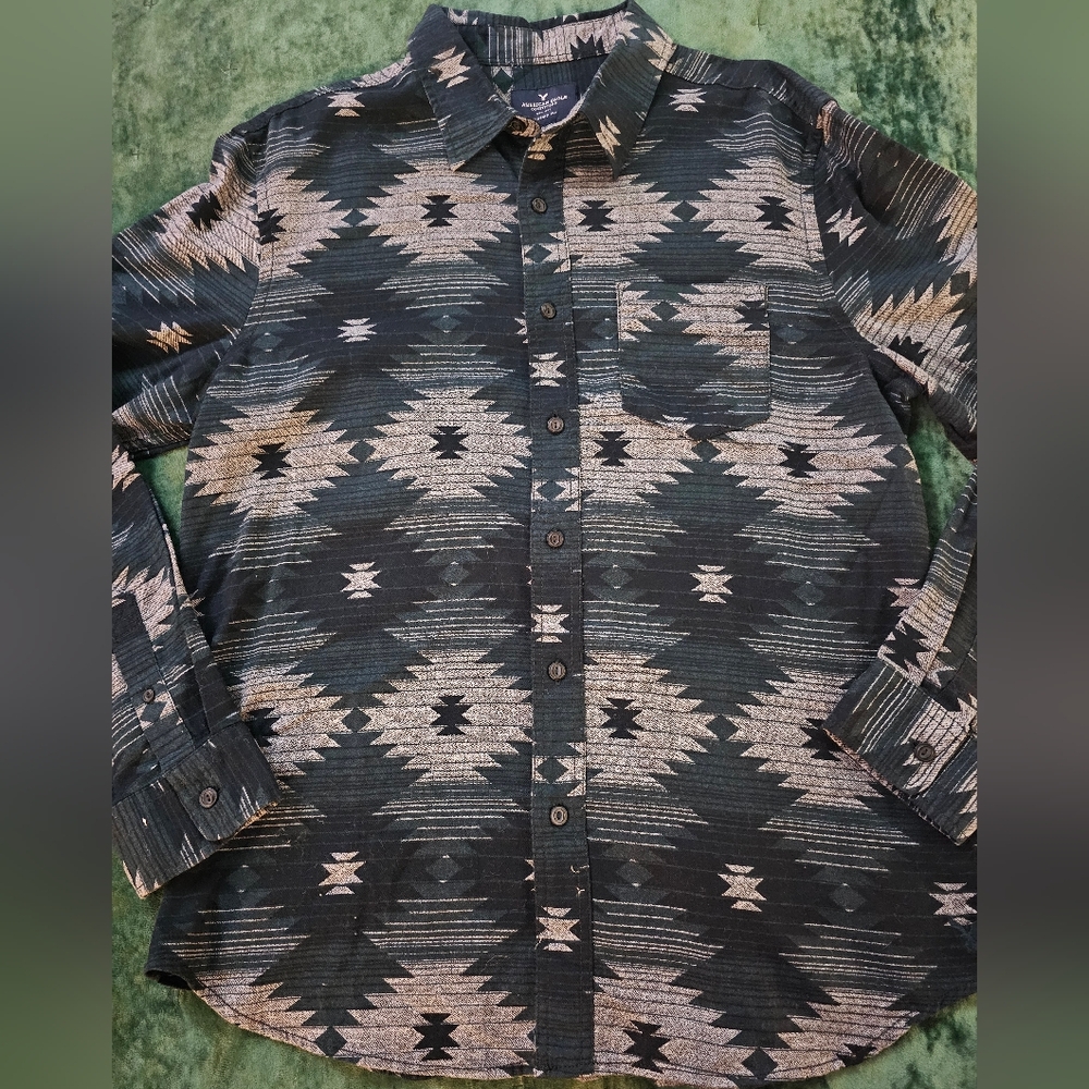 American Eagle Men's Button Down Shirt